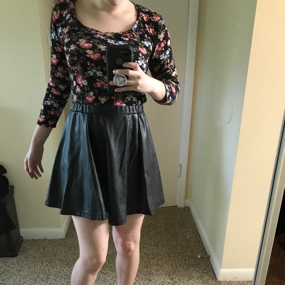 Floral crop top! Black with pink flowers.